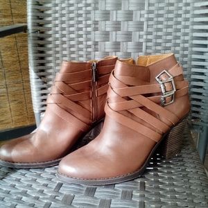 Vince Camuto Brown Ankle Boots Size 9